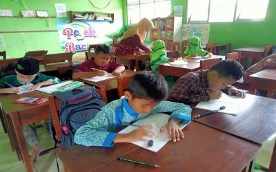 Ekstrakulikuler Kaligrafi MI Ya BAKII KALISABUK 02